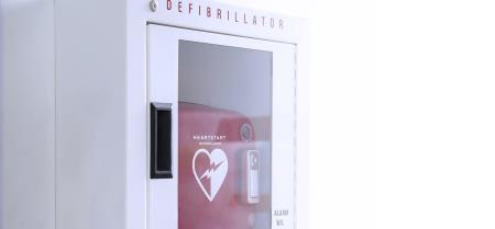 defibrillatore-obbligatorio-nelle-aziende-cosa-dice-la-legge-it-000.jpg